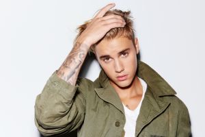 JUSTIN BIEBER