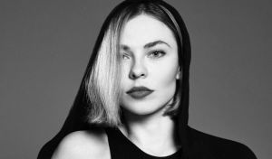 NINA KRAVIZ