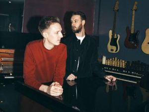 HONNE