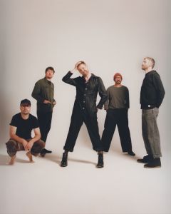 KAISER CHIEFS